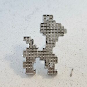 2019 Disney Hidden Mickey Pin Pixels The Emperor's New Groove Llama Kuzco Chaser